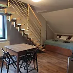 Madzia Homestay *